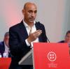 Der nach dem Kuss-Skandal umstrittene Luis Rubiales hat seinen Rücktritt als Präsident des spanischen Fußballverbandes RFEF angekündigt.