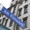 Seit Monaten campieren Klimaschutz-Aktivisten neben dem Augsburger Rathaus. Auch um ihre Forderungen soll es bei der Klima-Sondersitzung des Stadtrats im April gehen.