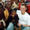2003 schließt Harry die Schule ab und arbeitet in einem Waisenhaus in Lesotho. 2006  gründet er in dem afrikanischen Land eine Stiftung für Aids-Waise. Mit diesem Charity-Projekt will er die Arbeit seiner Mutter Diana fortsetzen.