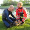 Die Feuerwehr musste in Augsburg einen Rehbock aus einem Kanal retten.