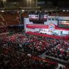 30.11.2018, Bayern, München: Fußball: Bundesliga, Jahreshauptversammlung FC Bayern München im Audi Dome. Anleger des FC Bayern München sitzen bei der Jahreshauptversammlung auf den Plätzen des Audi Domes. Neben dem bereits vorab vermeldeten Rekordumsatz des Fußball-Konzerns von 657,4 Millionen Euro erreichte auch die Zahl der Mitglieder zur Jahreshauptversammlung am Freitag einen Bestwert von 291 000. Der FC Bayern ist damit weiter der größte Sportverein der Welt. Foto: Lino Mirgeler/dpa +++ dpa-Bildfunk +++