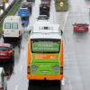 Fernreisebusse sind eine günstige  Möglichkeit zu reisen. Symbolfoto: Andreas Gebert/dpa