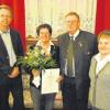 Für 25-jährige Mitgliedschaft bei der KAB Rehling ehrten die beiden Vorsitzenden Hartmut Rentke und Marianne Herb (rechts) Ulrike Garbaß. Dazu gratulierte auch KAB- Bezirkssekretär Michael Dudella (links).  