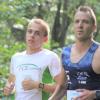 Tobias Ritter (links, hier zusammen mit Tobias Gröbl) wurde in Ulm Siebter im Halbmarathon. 