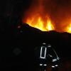 In der Nacht zum Sonntag brach in einem Recyclingbetrieb in Weißenhorn (Kreis Neu-Ulm) ein Großbrand aus