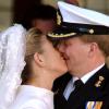 Der Hochzeitskuss: Kronprinz Willem-Alexander und Prinzessin Máxima. Foto: Boris Roessler dpa