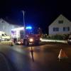 In den frühen Morgenstunden des Freitags kam es im Ortskern von Aulzhausen zu einem Verkehrsunfall. Ein Motorradfahrer fuhr laut den Angaben der Feuerwehr Mühlhausen mit seinem Krad in einer Kurve gegen einen Holzzaun. 
