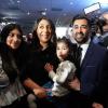 Humza Yousaf mit seiner Frau Nadia El-Nakla (Mitte) und Familie. Er wird neuer Regierungschef in Schottland.