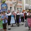 Trachtler und Gaukler eröffnen am Freitag um 14.30 Uhr das Bierfest mit einem Umzug vom Rathausplatz zur Hohen Schule. 
