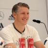 Bastian Schweinsteiger kann wieder lachen: Seine Knieverletzung scheint auskuriert.