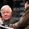 Helmut Schmidt - der Altbundeskanzler und damalige "Zeit"-Herausgeber - im April 2014 im Gespräch mit Giovanni di Lorenzo.