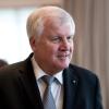 Der bayerische Ministerpräsident Horst Seehofer hat Sigmar Gabriels Forderung nach einem Sozialpaket kritisiert.