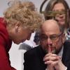 Gute Ratschläge sind gefragt: Gesine Schwan im Gespräch mit dem SPD-Chef Martin Schulz.  	