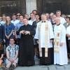 Etwa 60 Gläubige aus der Mindelheimer Pfarrei St. Stephan bereiteten Dominic Ehehalt nach seiner Priesterweihe einen herzlichen Empfang.