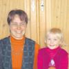 Cynthia Stehle (im Bild mit ihrer Tochter Antonia) hat die Leitung der Mutter-Kinder-Gruppe übernommen. 