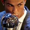 Cristiano Ronaldo ist nach einem sportlichen Gala-Jahr zum fünften Mal zum FIFA-Weltfußballer gewählt worden.