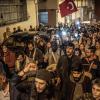 Demonstranten ziehen durch das nächtliche Istanbul. Die Annullierung der Bürgermeisterwahl hat die Erdogan-Gegner mobilisiert.