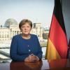 Bundeskanzlerin Angela Merkel (CDU) hält bei der Fernsehansprache über die Corona-Lage im Bundeskanzleramt.