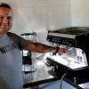 Stilecht. Die nagelneue Espressomaschine von Murgu Ovidiou-Madalin in der Schlossbergschänke ist schon betriebsbereit.