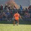 Eins, zwei, drei – Oberkörper frei: Auch wenn es nach Sommer aussieht, so entstand dieses Foto vergangene Woche beim Spiel TSV Zaisertshofen – FC Loppenhausen. Der milde November meinte es bisher ganz gut mit den Fußballern aus der Region.  	