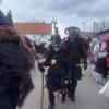 Buntes Treiben herrscht am Faschingssonntag auf Wehringens Straßen.