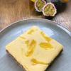 Hier finden Sie ein Rezept für Zitronen-Maracuja-Cheesecake-Schnitten.
