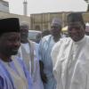 Ibrahim Dankwambo (links) und Sule Lamido (rechts), Gouverneure der nigerianischen Bundesstaaten Gombe und Jigawa trafen sich am Donnerstag in Gombe. Der Emir von Gombe, Alhaji Shehu Abubakar, war bei den Anschlägen der vergangenen Tage ums Leben gekommen. Wahrscheinlich durch die Extremistengruppe Boko Haram.