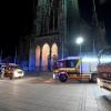 Nachdem eine Streife der Polizei Rauch am Ulmer Münster entdeckten, eilte die Feuerwehr auf den Münsterplatz.