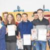 Diese Schüler der Mittelschulen in Merching, Hollenbach, Kühbach und Pöttmes haben sich die Siegerurkunden im Bereich Technik geholt.  	