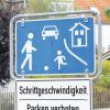 Gelingt es mit einer Ausweisung als Spielstraße, den Verkehr in Amsel- und Drosselweg in Sielenbach zu bremsen? Eine Testphase soll es zeigen. 