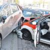 Insgesamt sechs Autos waren in einen Unfall gestern Mittag in der Volkhartstraße verwickelt.  