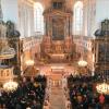 Solche Bilder wird es wegen Corona an Ostern nicht geben. Bei der Wiedereröffnung der Dillinger Basilika in der Osternacht vor zwei Jahren war das Gotteshaus voll gefüllt. 