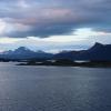 Auf der Fahrt nach Spitzbergen sind die Lofoten nur vom Wasser aus zu sehen.