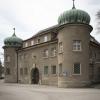 Ein Häftling soll in der JVA Landsberg unter anderem den Hitlergruß gezeigt haben. Der Fall beschäftigt nun erneut das Augsburger Amtsgericht.  	