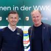 Stefan Reuter (rechts) arbeitete seinen Nachfolger Marinko Jurendic  ein. Der Schweizer trägt jetzt als Sportdirektor die sportliche Verantwortung beim FCA.
