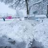 Immense Schneemassen beeinträchtigen das öffentliche Leben im gesamten Landkreis Landsberg. Die Räumfahrzeuge kommen kaum noch nach.