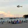 Hubschrauber im Einsatz gegen Strandbesucher: Vorbei ist es mit der Ruhe am Strand von Mallorca.