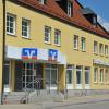 Ein maskierter Mann hat am Freitag die Raiffeisenbank Aschberg in Holzheim überfallen.