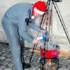 Die "Fliegenden Weihnachtsmänner" des LTG 61 werden auch in diesem Jahr in Landsberg Glühwein für einen guten Zweck verkaufen. Foto: Thorsten Jordan