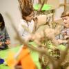 Kinderprogramm bei der Interkulturellen Woche in Neu-Ulm: Im Edwin-Scharff-Museum können Schulklassen die Ausstellung „Architektierisch“ im Kindermuseum erkunden und erforschen.