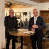 Kissings Bürgermeister Reinhard Gürtner verabschiedete Bauamtsleiter Alfred Schatz in den Ruhestand.