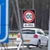 Bisher durfte man auf niederländischen Autobahnen 130 fahren. Jetzt müssen Einheimische und Touristen auf die Bremse treten.  