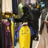 Ronaldo-Trikots sind im Geschäft des Fußballclubs Al Nassr in Riad bereits begehrt. 