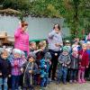 Zum Richtfest für die Kinder-Tagesstätte St. Tobias in Aletshausen hatte das Personal eigens zwei Lieder mit den Kleinen vorgetragen. 	