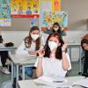 Die Schülerinnen an der Maria-Ward-Realschule tragen den Mund-Nasen-Schutz schon ganz selbstverständlich.  	
