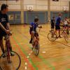 Erst einmal Stehen: Was bei den Nachwuchsradballern des Velo Clubs Mindelheim so einfach aussieht, braucht dann doch ein bisschen mehr als eine Trainingsstunde. 