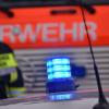 Nach einem schweren Unfall bei Welden musste die Feuerwehr helfen.