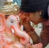 Elefanten sagt man hohe Intelligenz und ein langes Leben nach. Vor allem in Indien glaubt man daher, dass Gott Ganesha in Elefantenform Hindernisse beseitigt und Glück bringt.