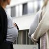 Werdende Mütter im Landkreis Dillingen brauchen nun eine Alternative. Die Geburtshilfe im Dillinger Krankenhaus hat vorübergehend geschlossen.