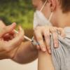 Seit Kurzem gibt es eine Impf-Empfehlung der Stiko für Kinder mit Vorerkrankungen zwischen fünf und elf Jahren. 